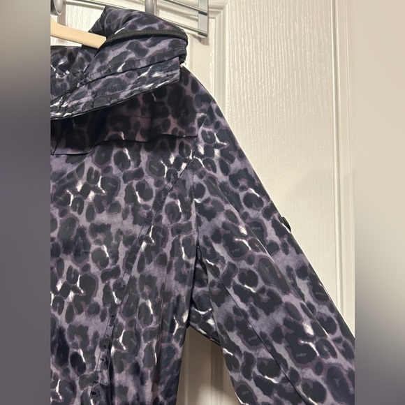 Lucky Brand Premium Performance Waterproof Long Leopard Print Anorak Size Small - Picture 14 of 16